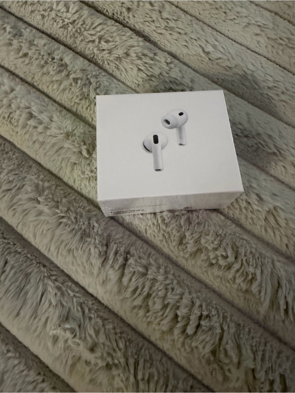 White True Wireless Earbuds with Charging Case - Sleek In-Ear Design